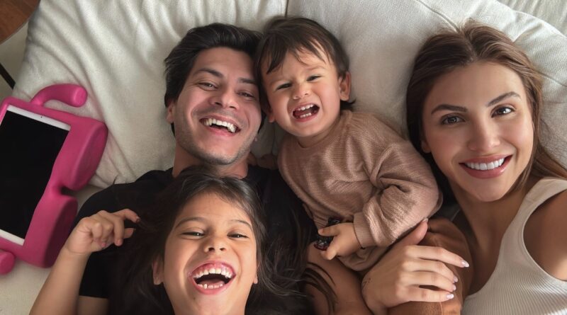Arthur Aguiar celebra paternidade e nova fase na carreira