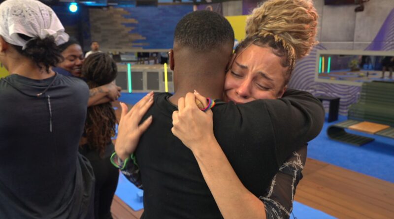 Estrelas da Casa: Ioga emociona e participantes choram
