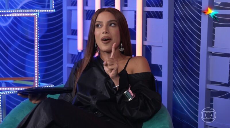 Anitta manda recado afiado: 'Não me manda ser sucinta'